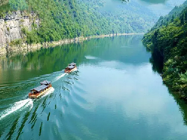 湘西芙蓉鎮、紅石林（坐龍峽、酉水畫廊）高品質汽車2日游