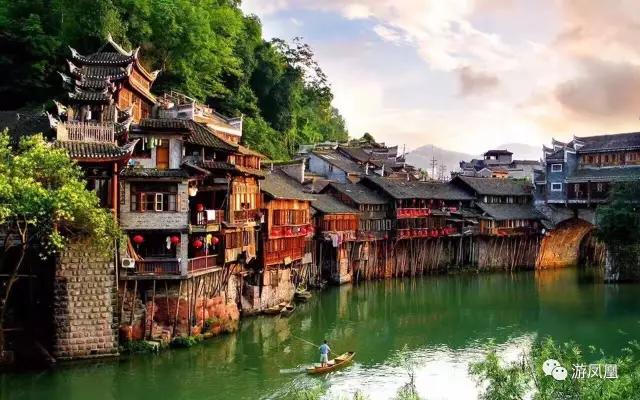 鳳凰古城九景/邊城實景演出/矮寨大橋/德夯苗寨3日游 鳳凰古城九景/邊城實景演出/矮寨大橋/德夯苗寨3日游