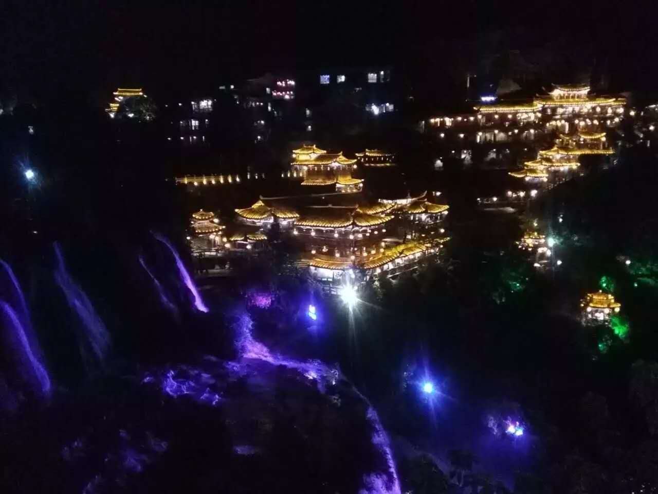 湘西芙蓉鎮(zhèn)、紅石林汽車特價(jià)2日游 湘西芙蓉鎮(zhèn)、紅石林汽車特價(jià)2日游